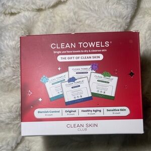 Clean Skin Club Makeup Remover Towels - Red